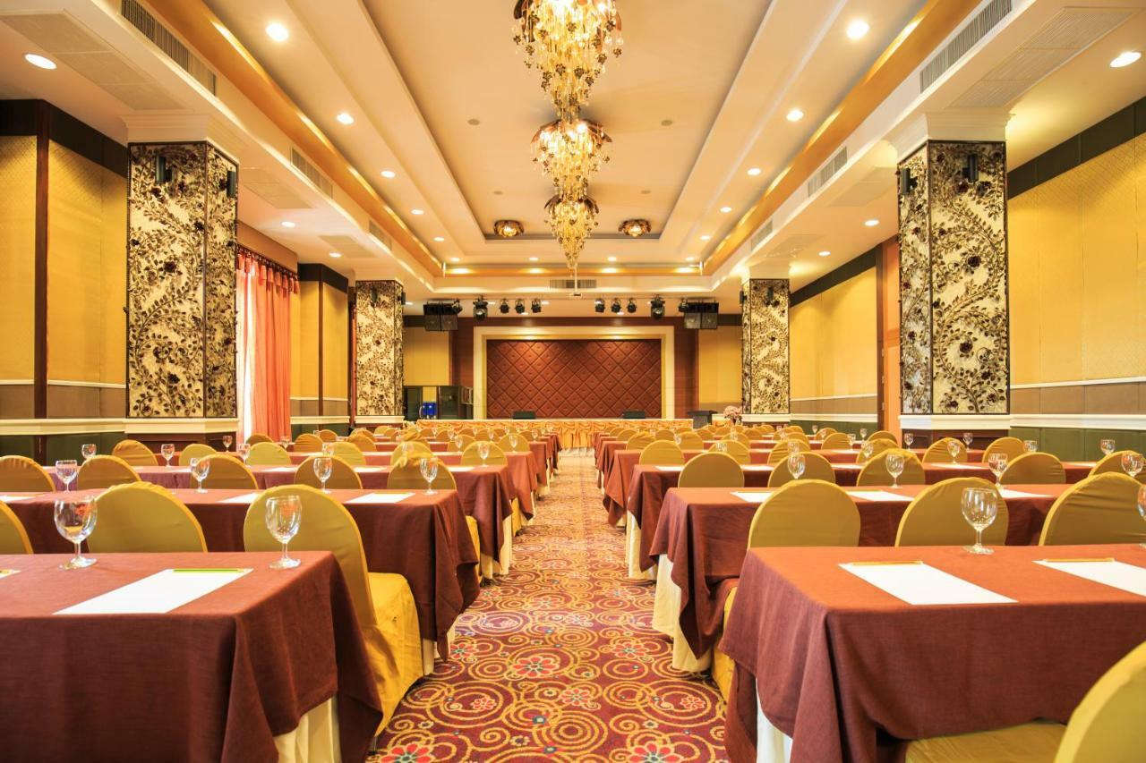 Kwan Ruen Park Hotel Nakhonratchasima Exterior photo