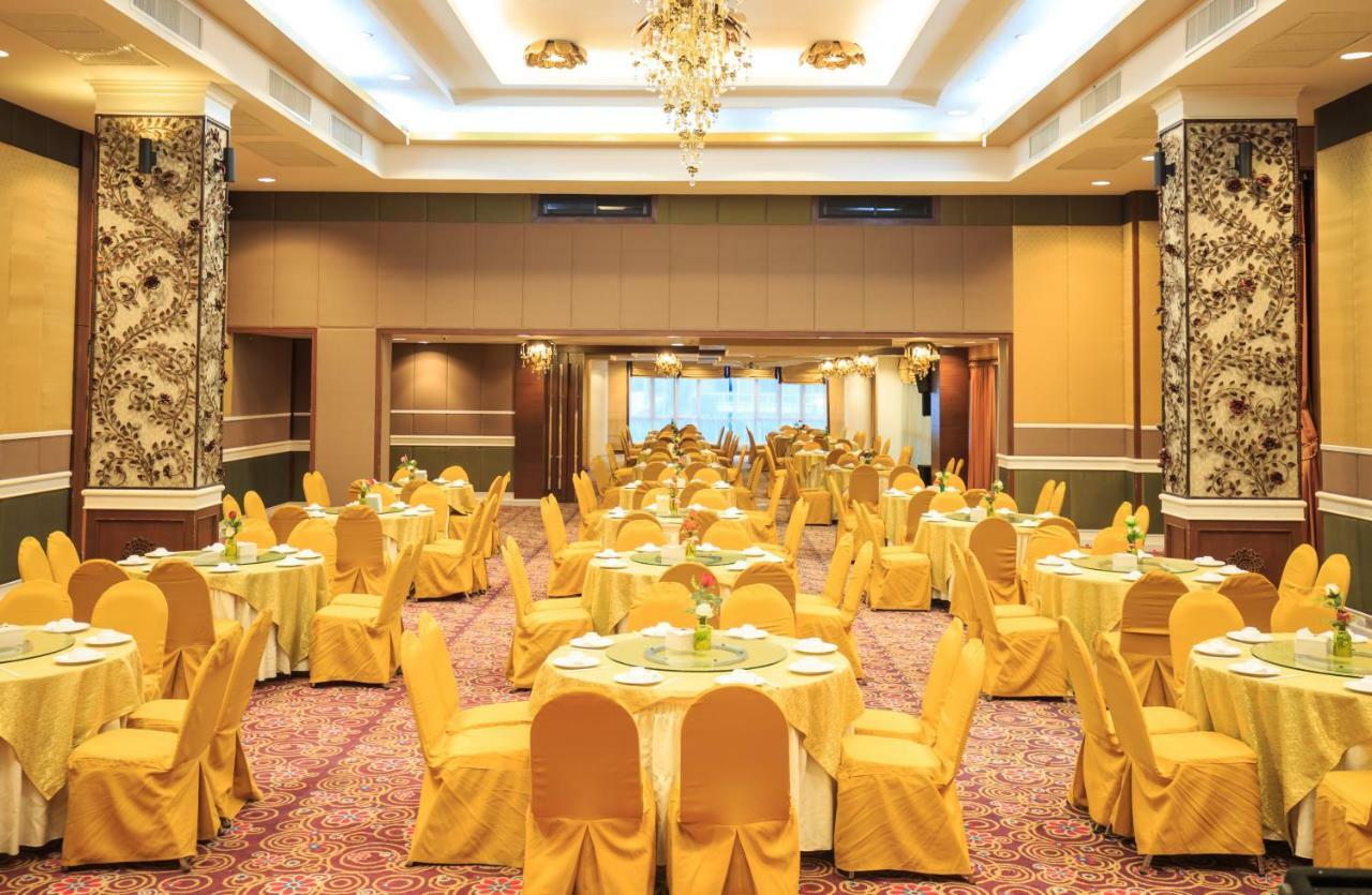 Kwan Ruen Park Hotel Nakhonratchasima Exterior photo