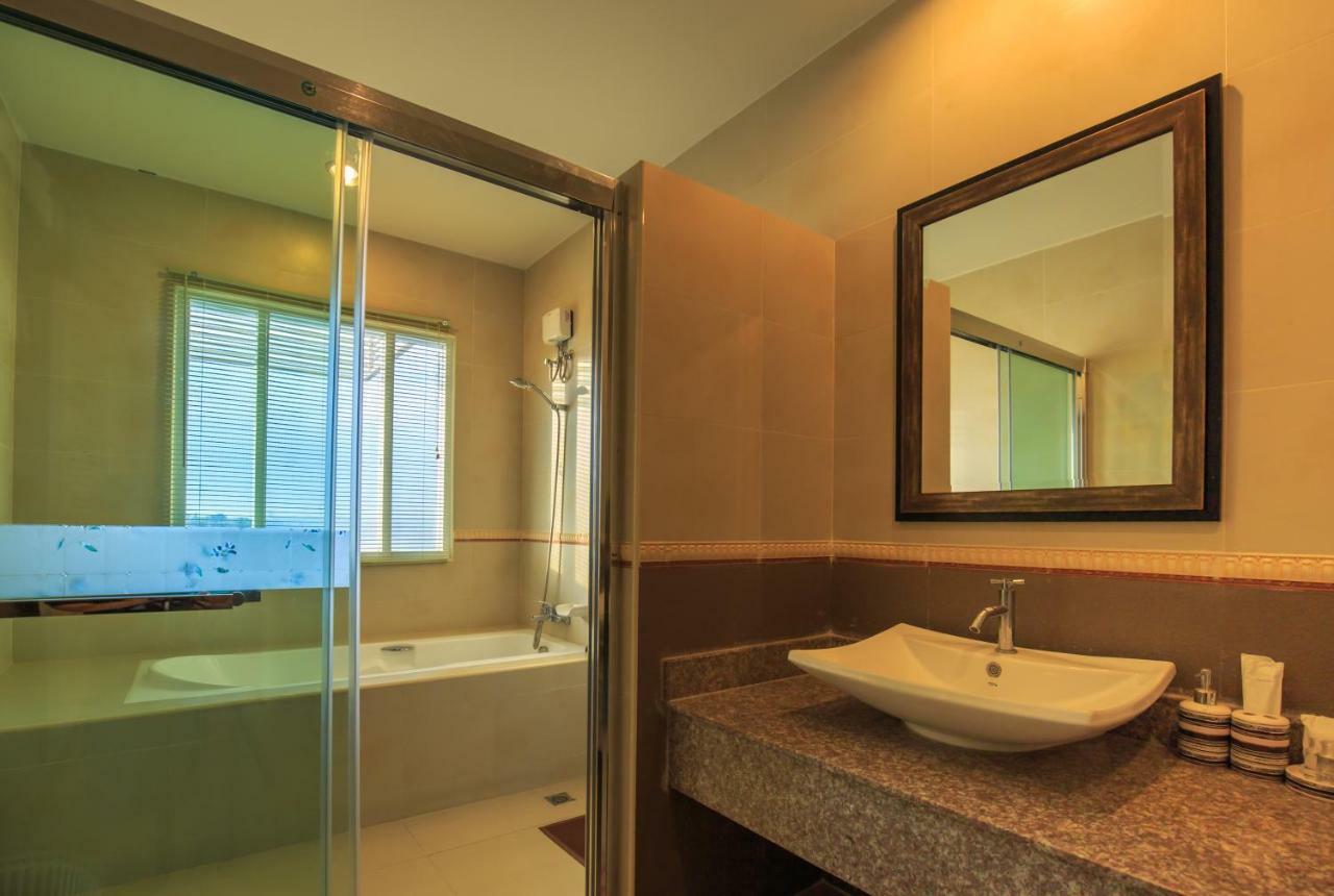 Kwan Ruen Park Hotel Nakhonratchasima Exterior photo